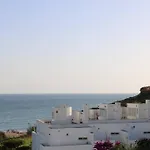 Your Chill Out Place * كونيل ذي لا فرونتيرا